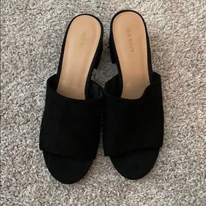 Old navy open toed, heeled sandal